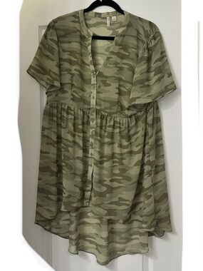 Cato Woman’s Olive Green Camo Button-Front High-Low Blouse
